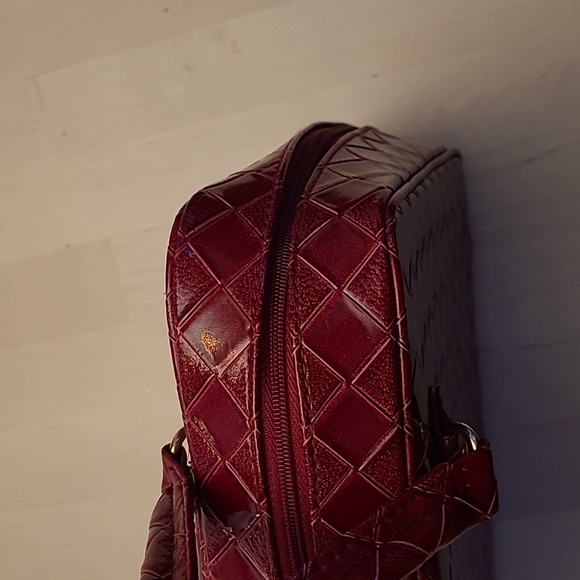 EUC Este Lauder Deep Red Faux Leather "Woven Look" Purse/Handbag - Picture 11 of 15